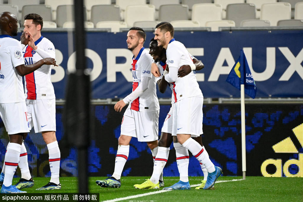 法国鏖战巴黎，库尔图瓦统治全场